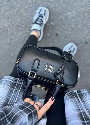 Жіноча сумка у стилі miu miu