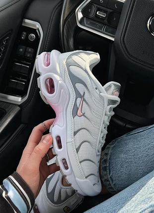 Трендові жіночі кросівки nike air max tn plus white grey pink premium білі з рожевим