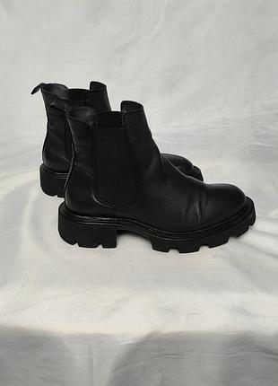 Черевики schutz шкіряні чорні, челсі на масивній підошві