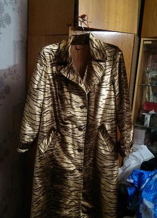 Жіноче шикарне пальто-плащ із тигровим принтом у чудовому стані l-xl вінтаж