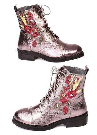 Черевики жіночі з вишивкою