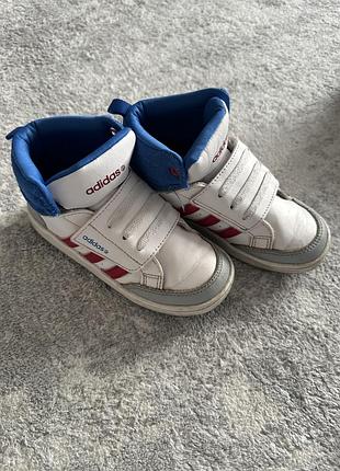 Дуже гарні кросівки