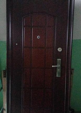 Продам входная дверь б/в 2000*800