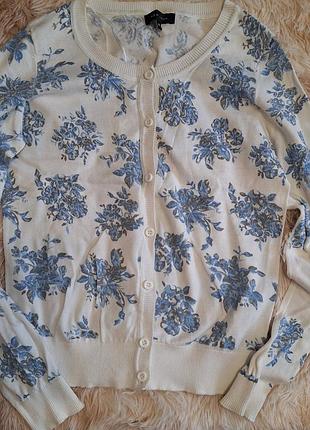 Белый кардиган с сменными цветами