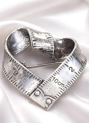 Срібна брошка у вінтажному стилі «серце-рулетка» 3,5 см