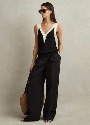 Топ с v-образным вырезом от reiss