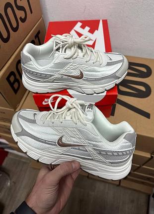 Кроссовки nike