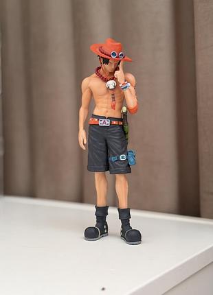Фігурка персонажа портгас д. ейс (portgas d. ace) з аніме «ван-піс» (one piece)