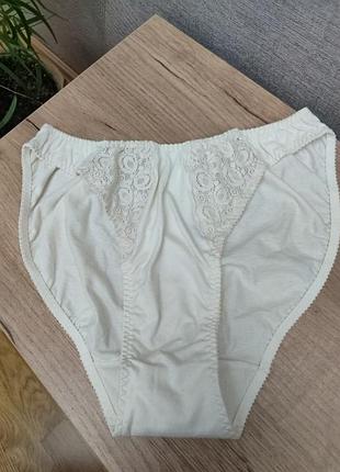 Красивые трусики на высокой посадке