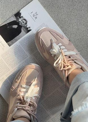 Кроссовки женские