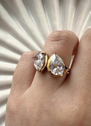 Золота каблучка кільце з камінцями кристалами