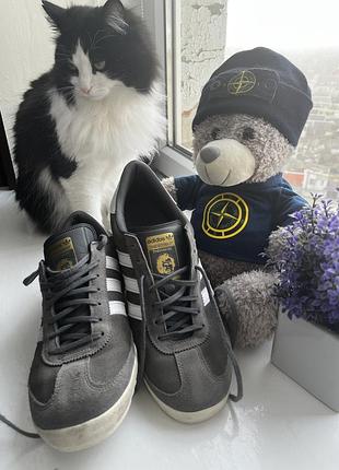Кросівки adidas