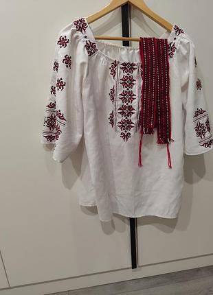 Жіноча українська вишиванка, блуза з поясом