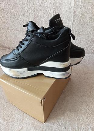 Кросівки весна-літо