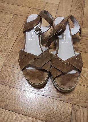 Босоніжки шкіряні