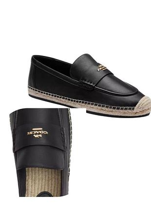 Лофери. взуття.