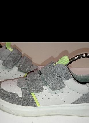 Брендові шкіряні утеплені кросівки superfit.