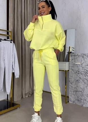 Костюм спортивный велюровый