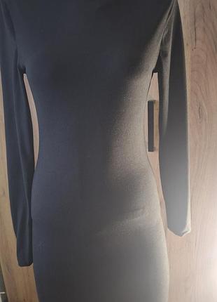 Сукня з відкритою спинкою