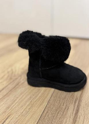 Уггі дитячі kid's bailey button black 4