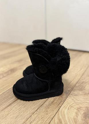 Уггі дитячі kid's bailey button black 3