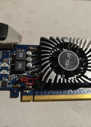 Відеокарта з активним охолодженням asussus-520 1gb/128bit.ідеальний стан.