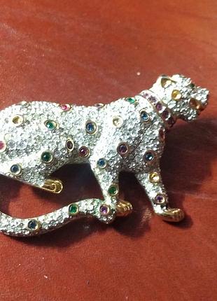 Брошь swarovski с позолотой.