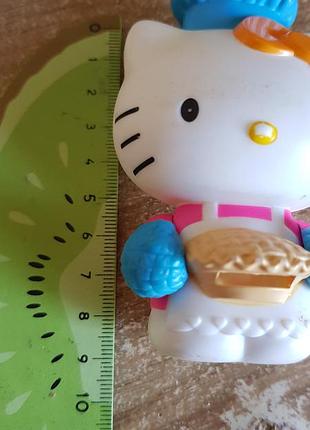 Коллекционная фигурка hello kitty loves baking с mcdonald's 2014р 7