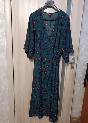 Шикарное платье платье на запах