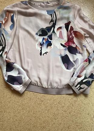 Красивая  шелковая блуза