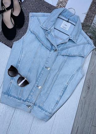 Джинсовий жилет mango m oversize джинсова безрукавка джинсівка на ґудзиках світло блакитна джинсівка оверсайз