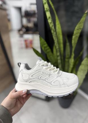 Крок до стилю 🤍👟✨