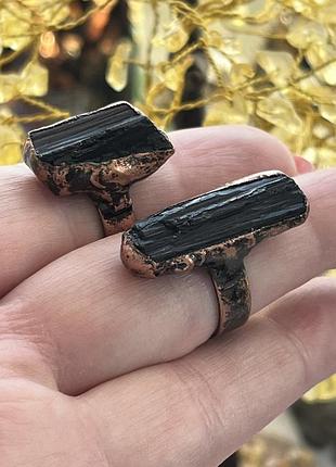 Кольцо медь турмалин шерл