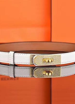 Білий шкіряний ремінь