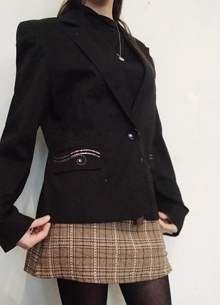 Хлопковый пиджак на подкладке на одну пуговицу, украшенные карманы с пайетками италия 42р