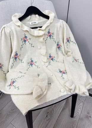 Кардиган з вишитими квітами 2