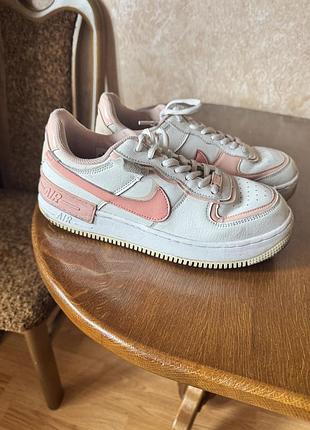 Шкіряні жіночі кросівки nike