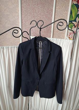 Красивий синій піджак next tailoring.