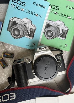 Сумка і фотоапарат canon на плівку