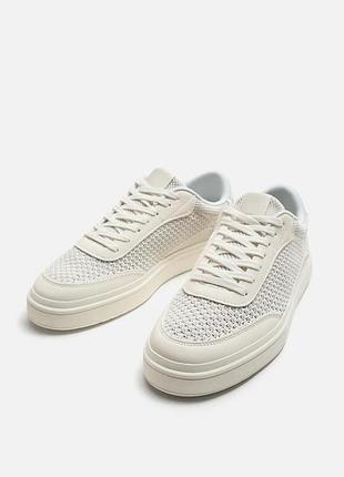 Нові чоловічі кросівки