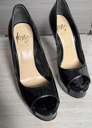 Чорні шкіряні лаковані туфлі айкон