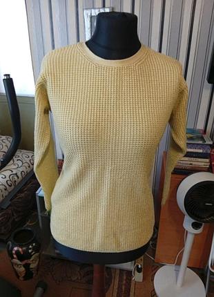 Красивый свитер с перламутровой нитью коттон м