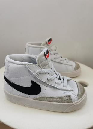 Кроссовки 23,5 размер