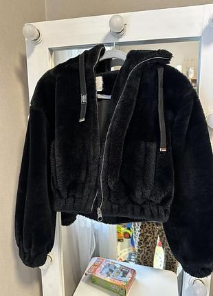 Шубка bershka