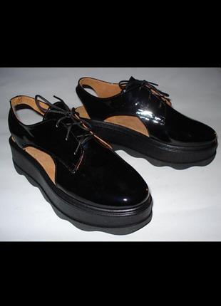 Шикарные кожаные босоножки