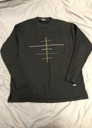 Светр з полосами