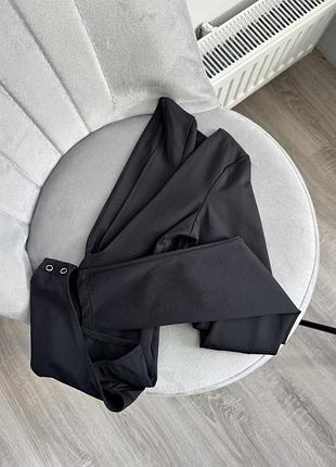 Боді з вирізом