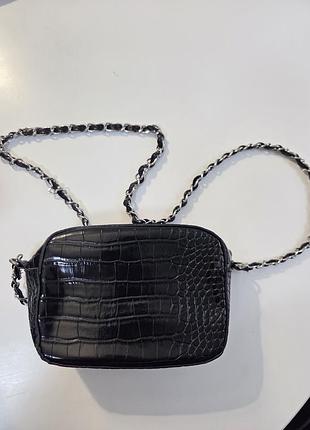 Чорна сумка stradivarius