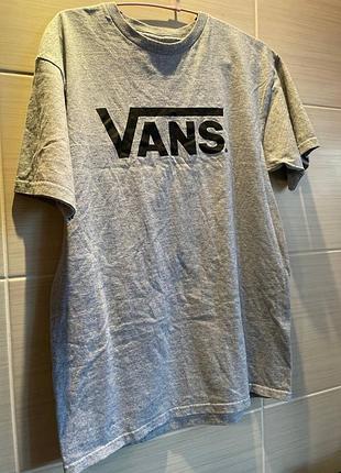 Сіра футболка від vans
