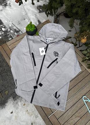 Вітровка від бренду mertra